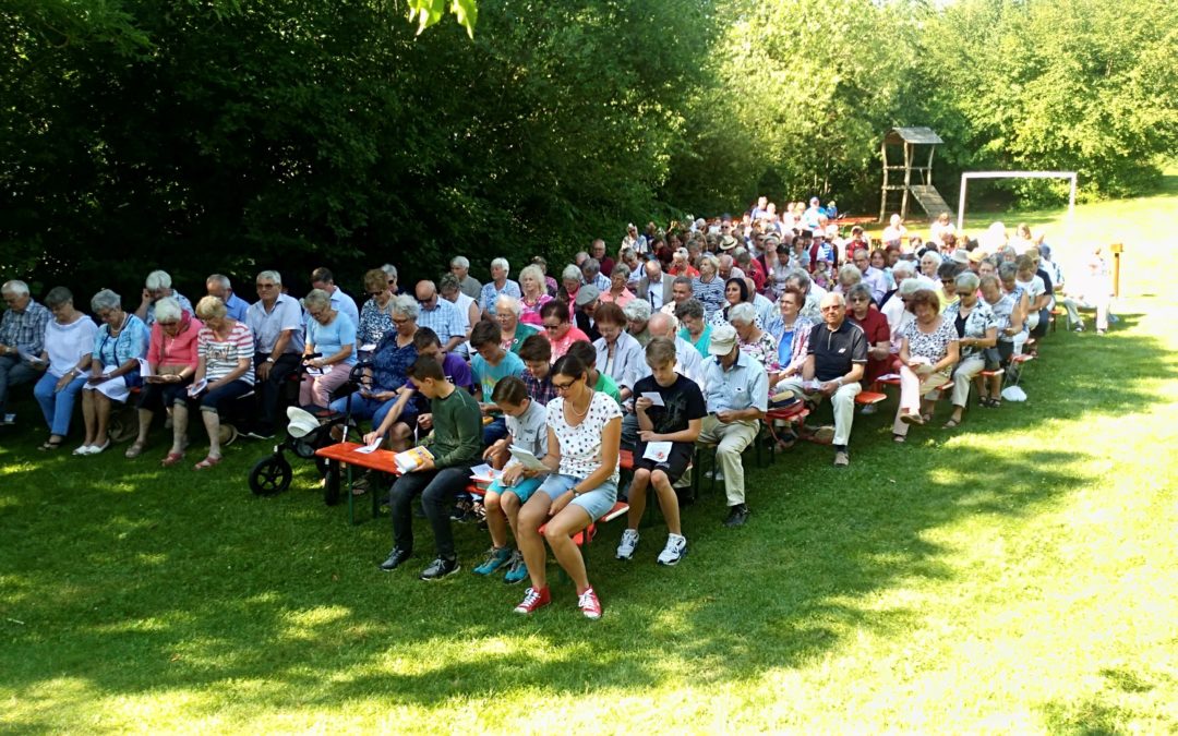 Ökumenischer Gottesdienst der Kirchengemeinden Engstlatt-Auf Schmiden und Heilig Geist mit Pfarrerin Eveline Günther, Pfarrer Christoph Braunmiller und Pastoralreferentin Ulrike Erath